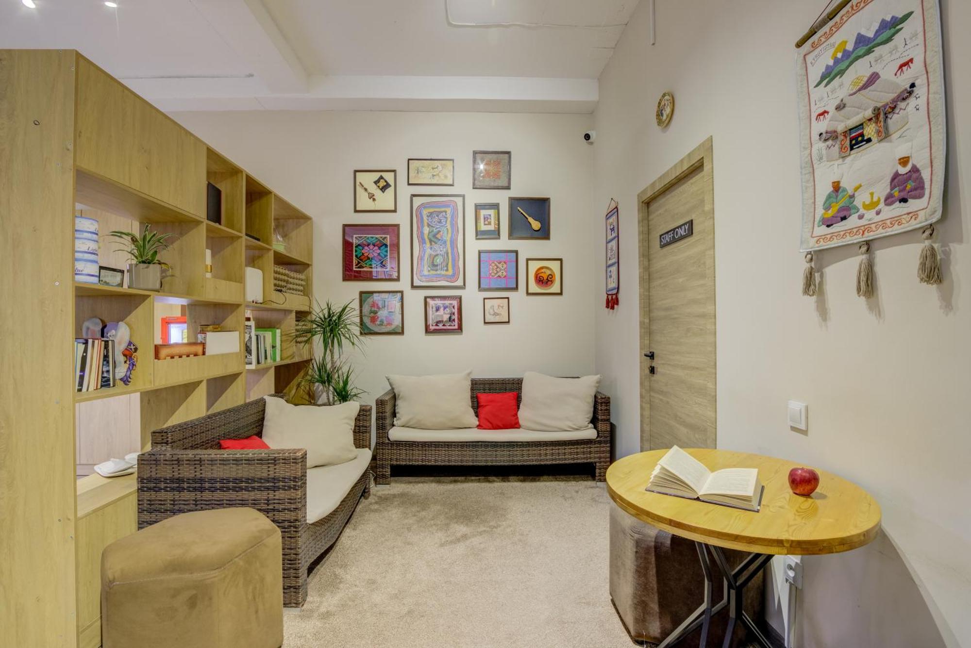 Bodo Hostel Bishkek Bagian luar foto